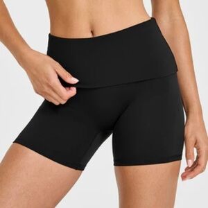 Black fold over shorts 😍